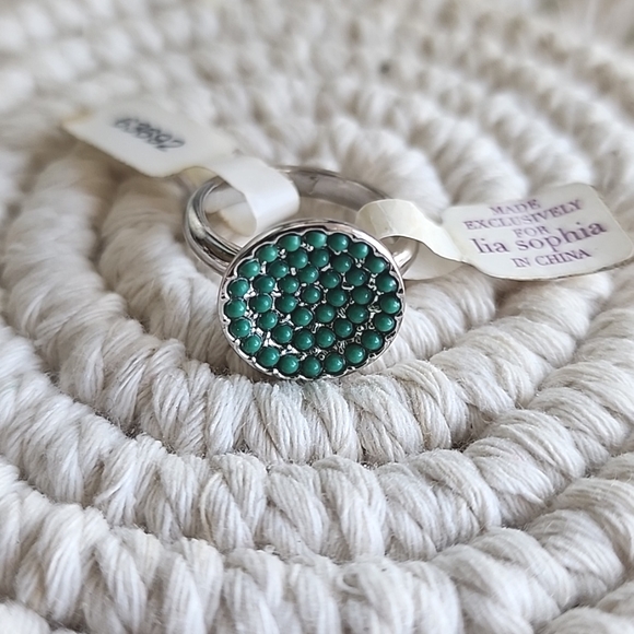 Green Unique Detailed Ring - New - Size 7 - Picture 4 of 4